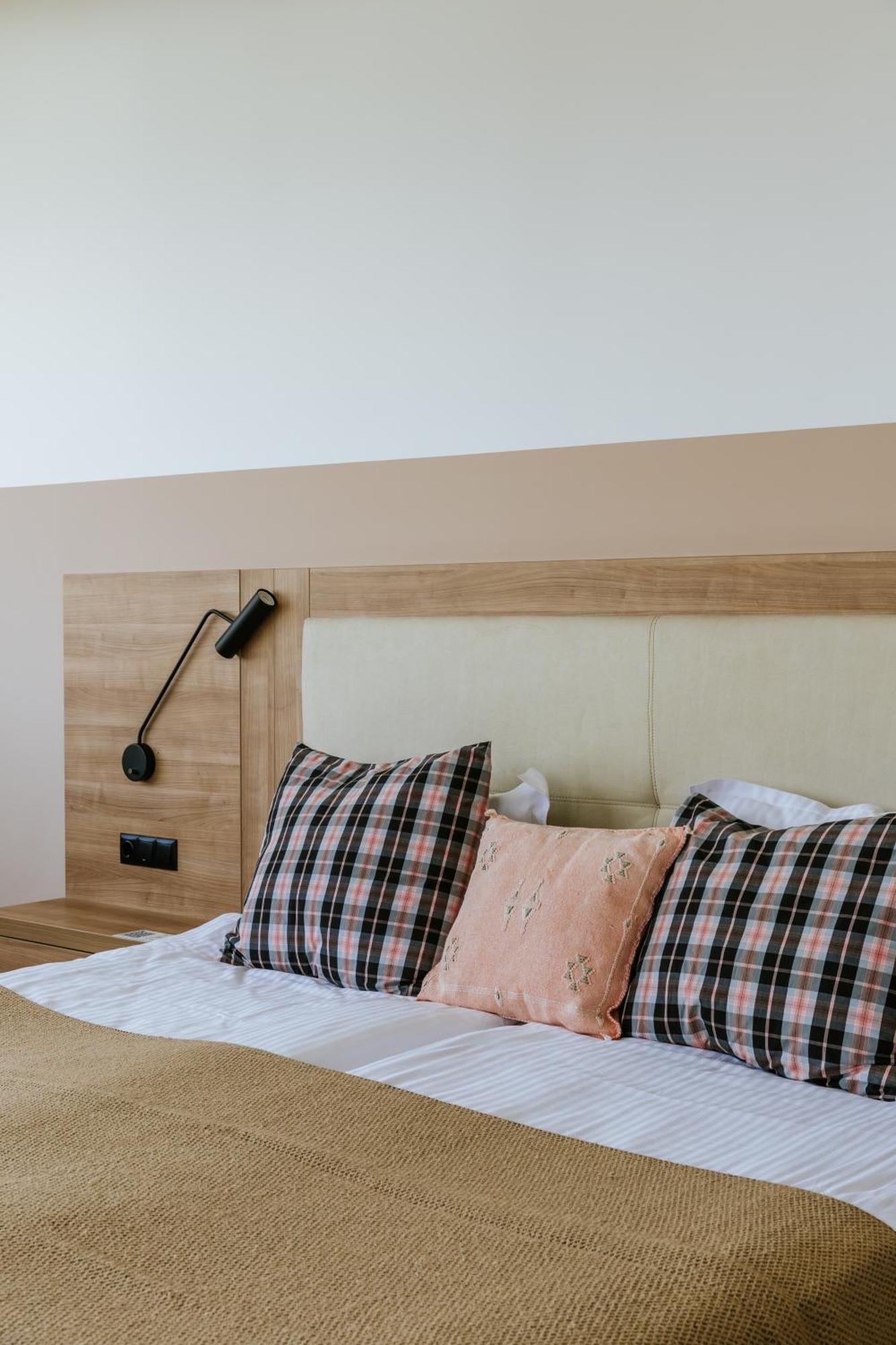 Wn Lab Hotel - Including Breakfast And Parking Софія Екстер'єр фото
